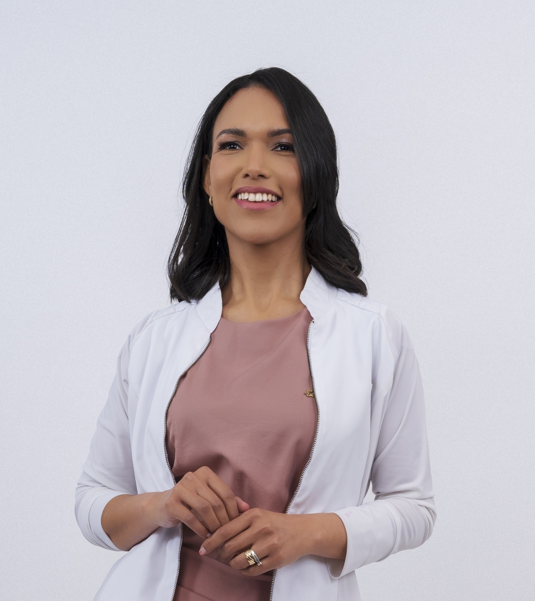 Dra. Yuliana Medina Montenegro, Médico Cirujano